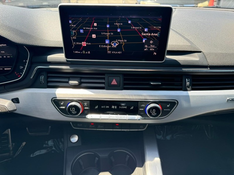 Audi S5 Coupe Vehicle Full-screen Gallery Image 21