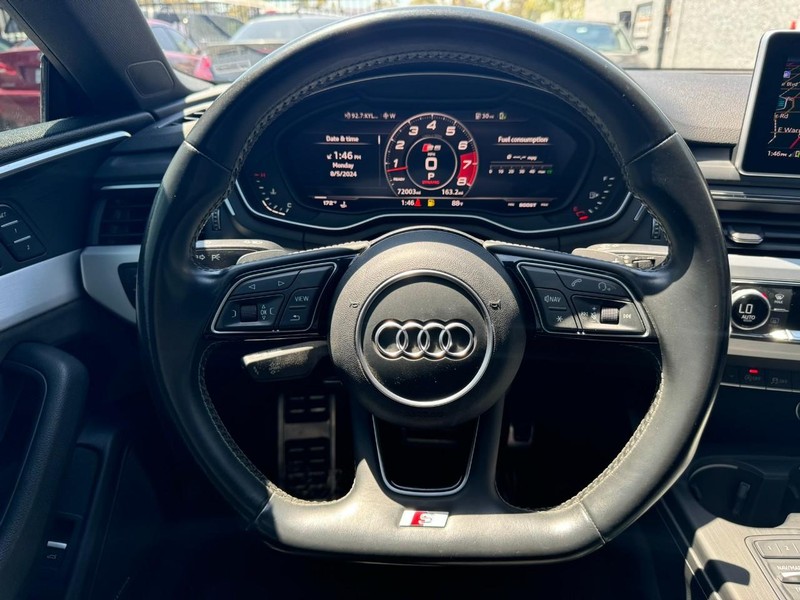 Audi S5 Coupe Vehicle Full-screen Gallery Image 23