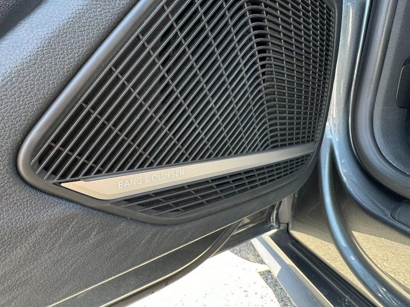 Audi S5 Coupe Vehicle Full-screen Gallery Image 25