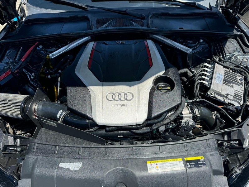 Audi S5 Coupe Vehicle Full-screen Gallery Image 28