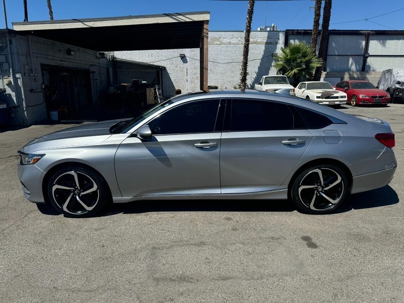 Honda Accord Sedan Vehicle Full-screen Gallery Image 2