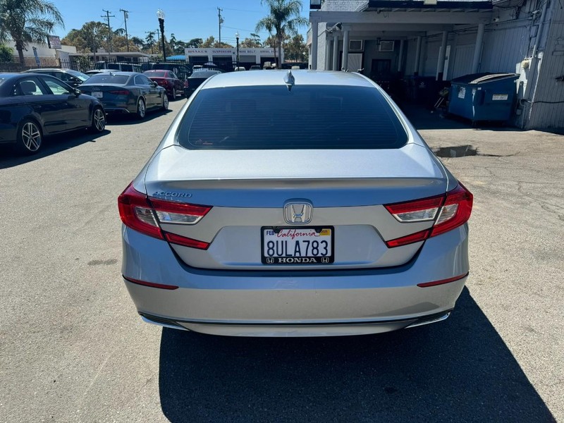 Honda Accord Sedan Vehicle Full-screen Gallery Image 4