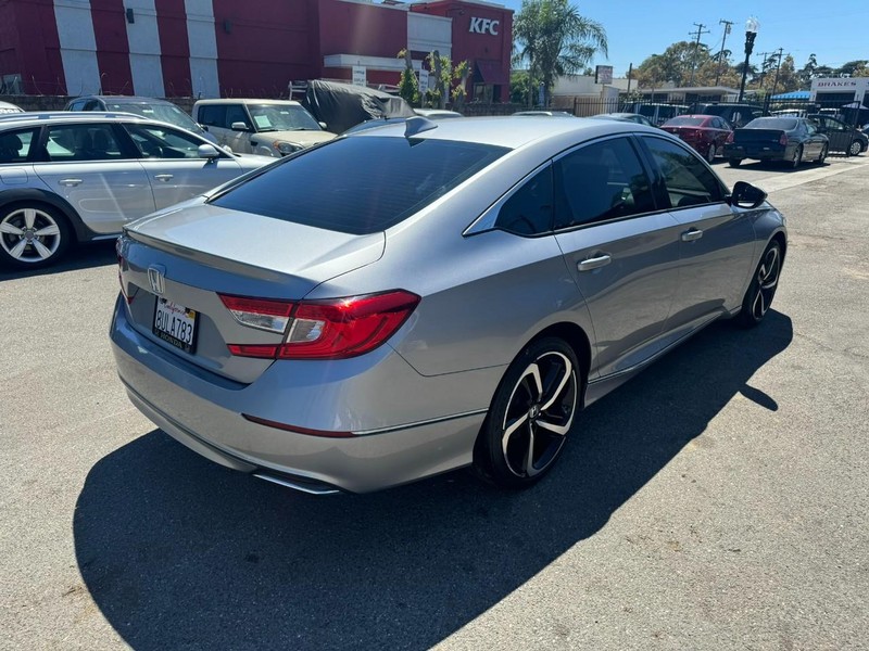Honda Accord Sedan Vehicle Full-screen Gallery Image 5