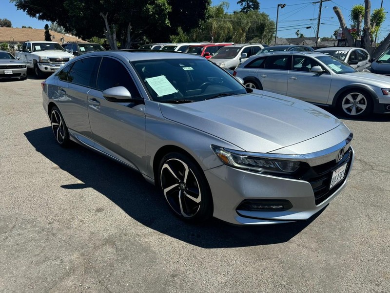 Honda Accord Sedan Vehicle Full-screen Gallery Image 7