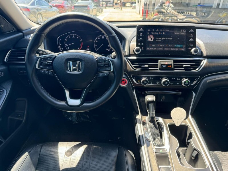 Honda Accord Sedan Vehicle Full-screen Gallery Image 20