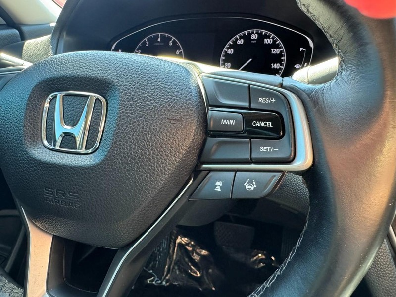 Honda Accord Sedan Vehicle Full-screen Gallery Image 24
