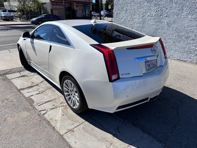 Cadillac CTS Coupe Vehicle Full-screen Gallery Image 3