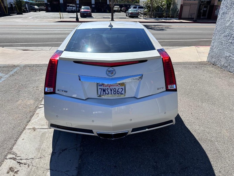 Cadillac CTS Coupe Vehicle Full-screen Gallery Image 4