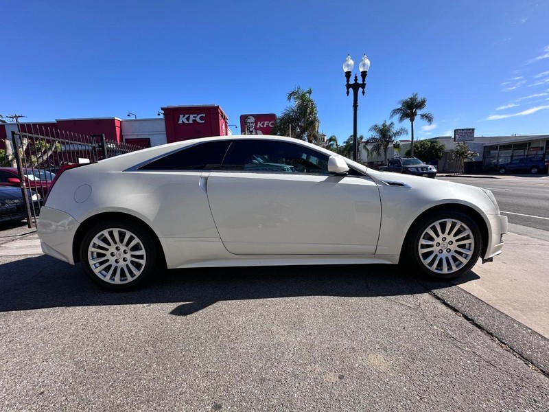 Cadillac CTS Coupe Vehicle Full-screen Gallery Image 6