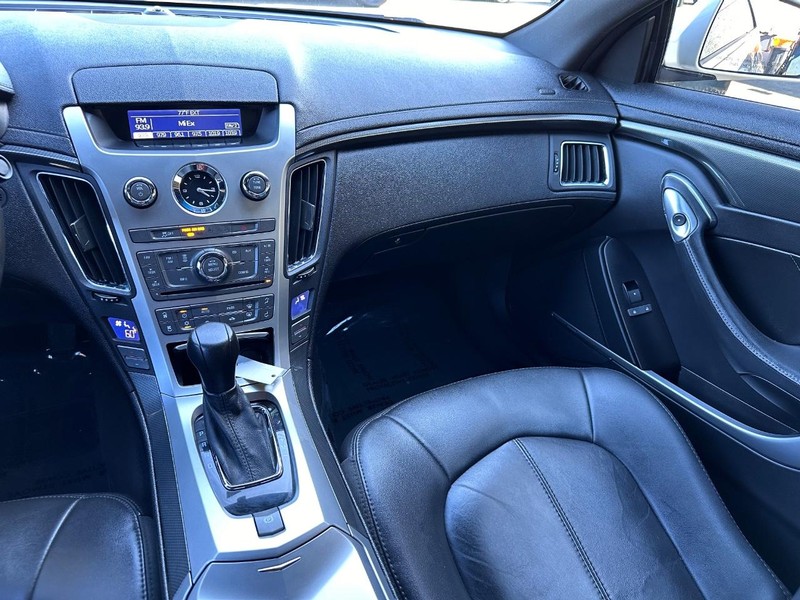 Cadillac CTS Coupe Vehicle Full-screen Gallery Image 17