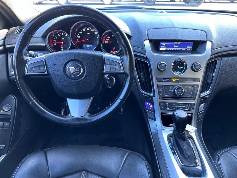 Cadillac CTS Coupe Vehicle Full-screen Gallery Image 18