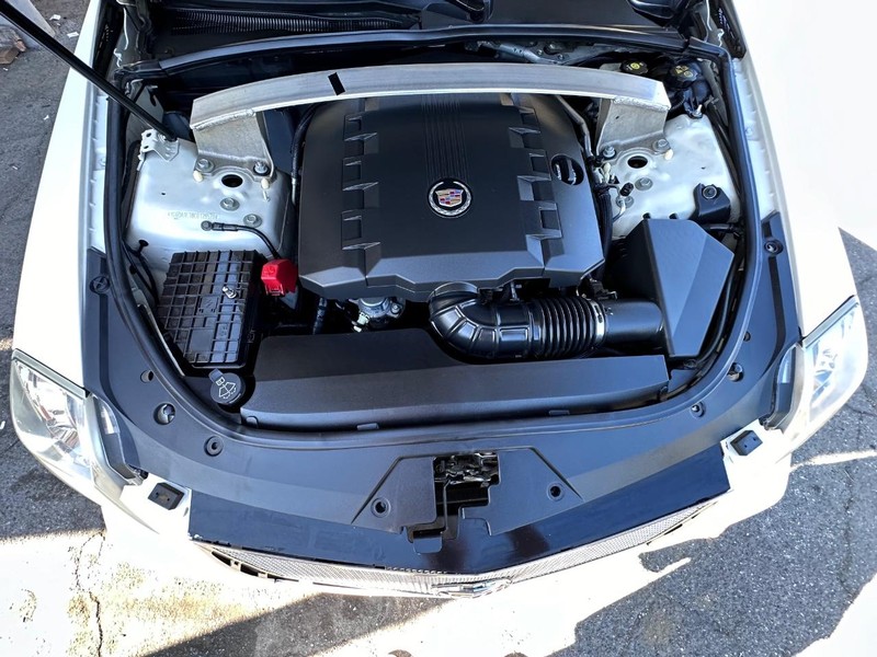Cadillac CTS Coupe Vehicle Full-screen Gallery Image 30