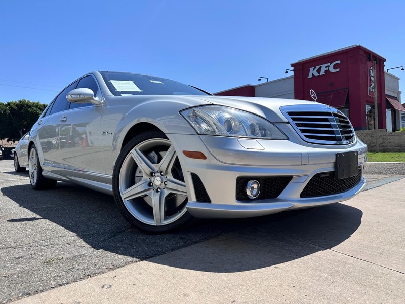Mercedes-Benz S-Class Vehicle Full-screen Gallery Image 7