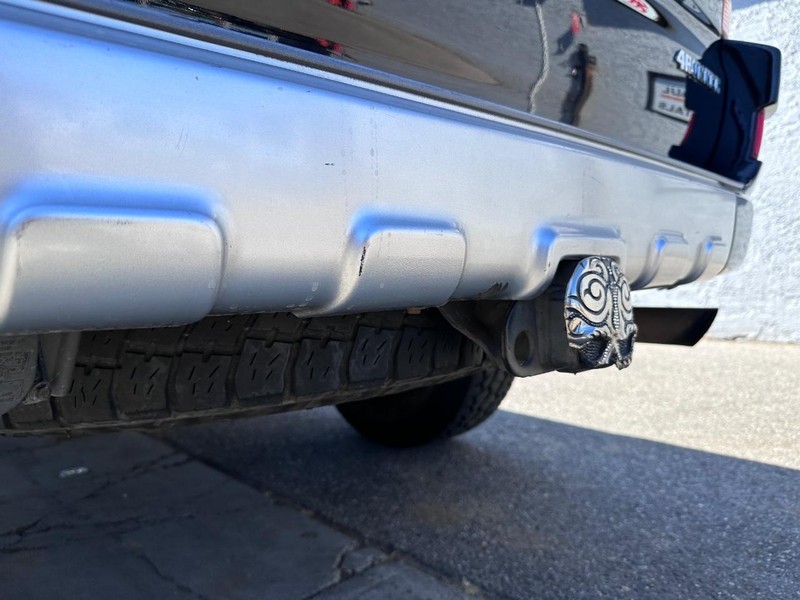 Toyota 4Runner Vehicle Full-screen Gallery Image 11