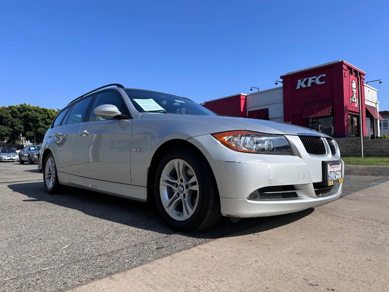 BMW 3 Series Vehicle Full-screen Gallery Image 7