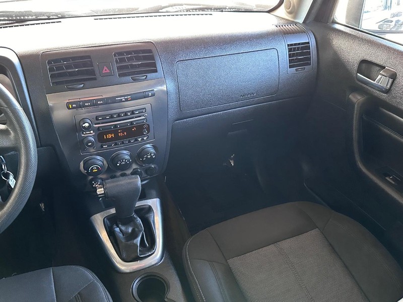 HUMMER H3 Vehicle Full-screen Gallery Image 19