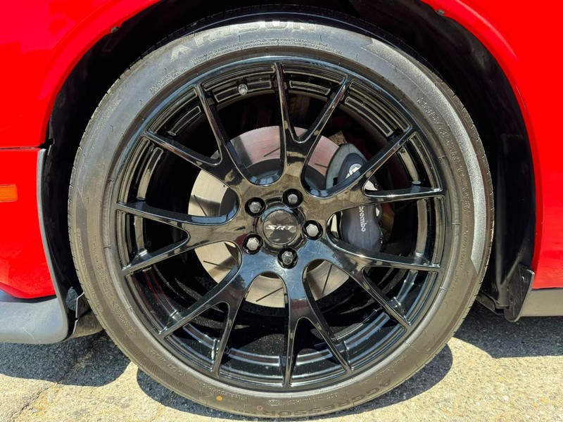 Dodge Challenger Vehicle Full-screen Gallery Image 31