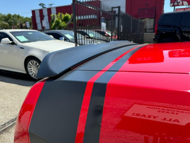 Dodge Challenger Vehicle Full-screen Gallery Image 32
