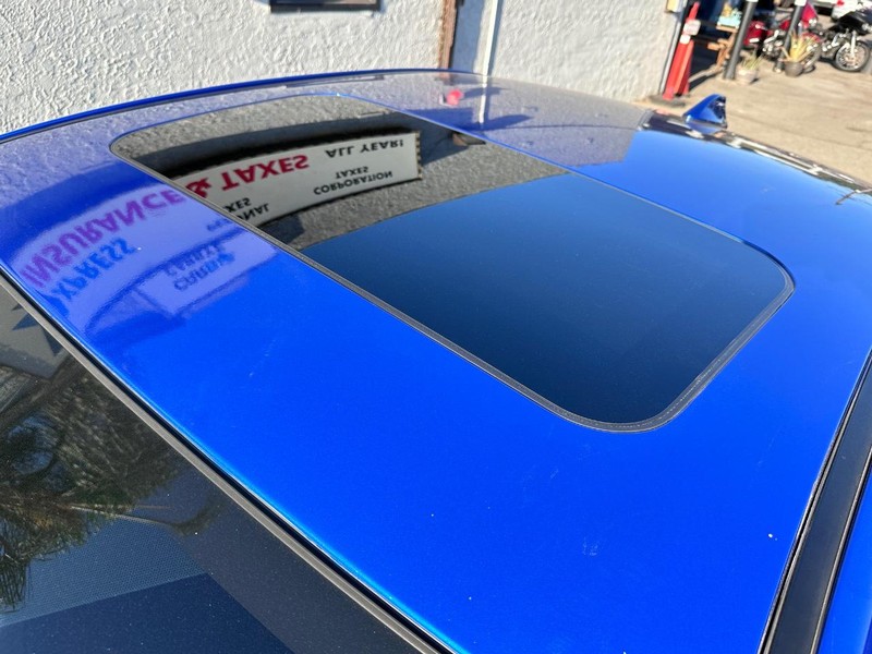 Subaru WRX Vehicle Full-screen Gallery Image 11