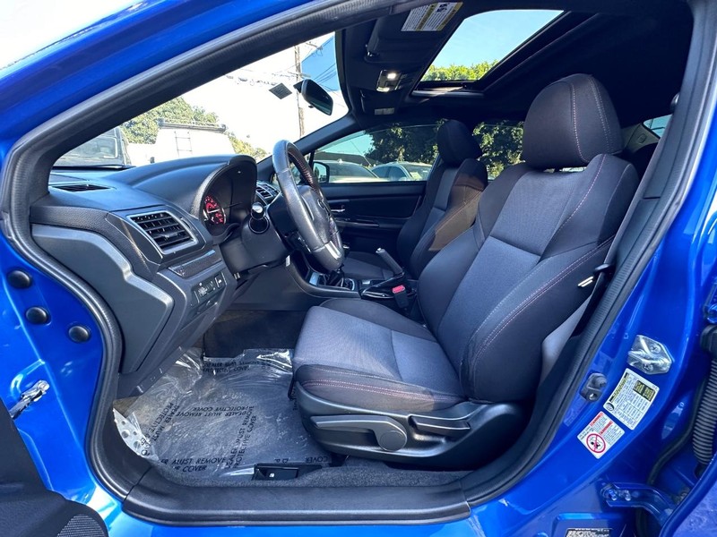 Subaru WRX Vehicle Full-screen Gallery Image 14