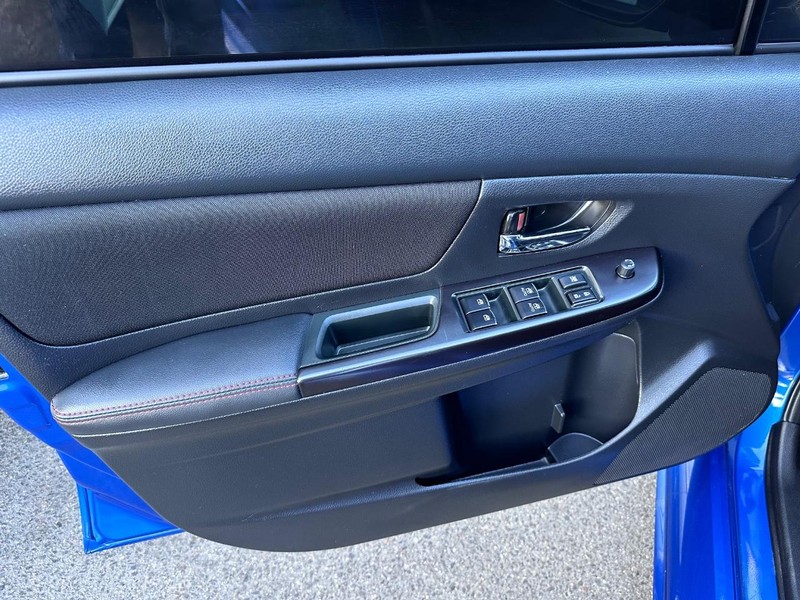 Subaru WRX Vehicle Full-screen Gallery Image 24