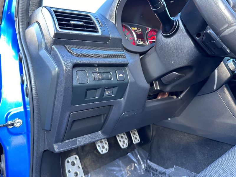 Subaru WRX Vehicle Full-screen Gallery Image 26
