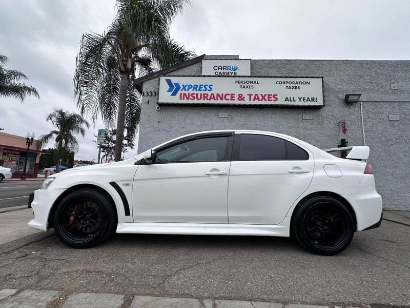 Mitsubishi Lancer Vehicle Full-screen Gallery Image 2