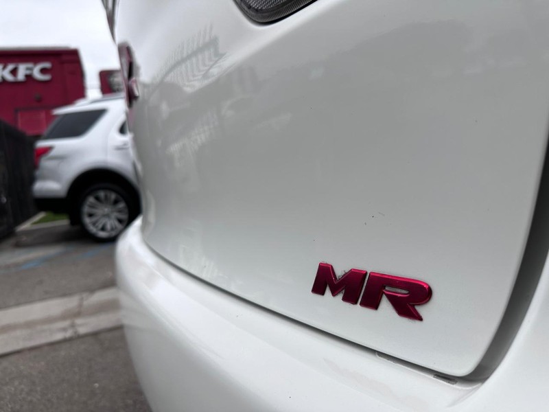 Mitsubishi Lancer Vehicle Full-screen Gallery Image 11