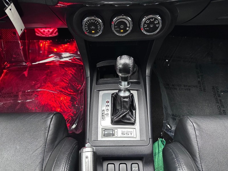 Mitsubishi Lancer Vehicle Full-screen Gallery Image 22