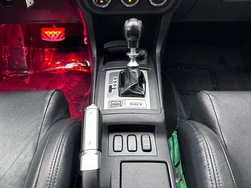 Mitsubishi Lancer Vehicle Full-screen Gallery Image 23