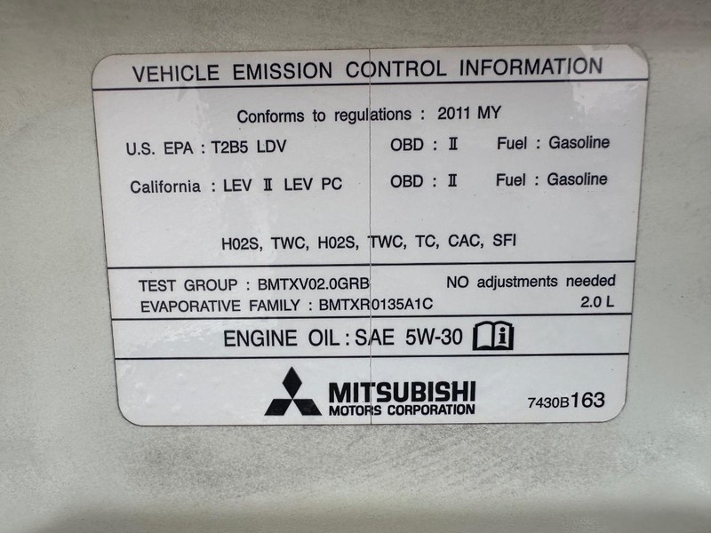 Mitsubishi Lancer Vehicle Full-screen Gallery Image 31
