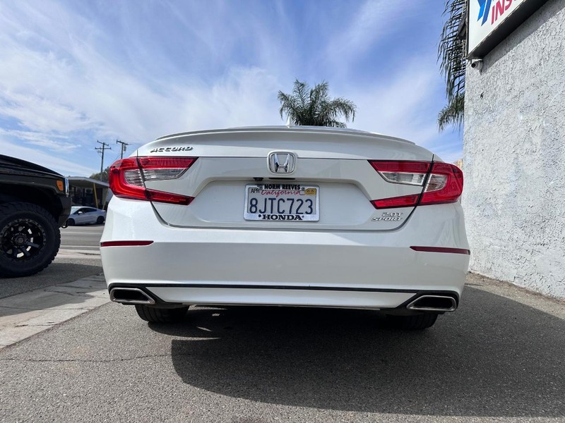 Honda Accord Sedan Vehicle Full-screen Gallery Image 4