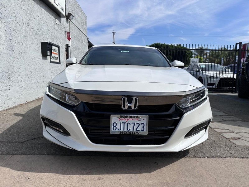 Honda Accord Sedan Vehicle Full-screen Gallery Image 7