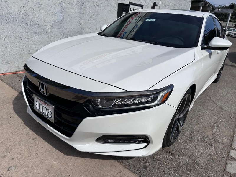 Honda Accord Sedan Vehicle Full-screen Gallery Image 9
