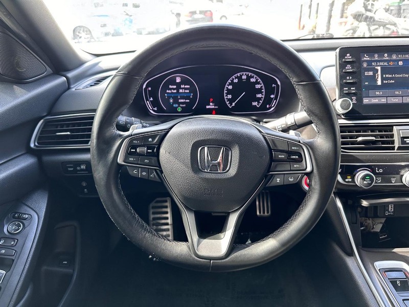 Honda Accord Sedan Vehicle Full-screen Gallery Image 22