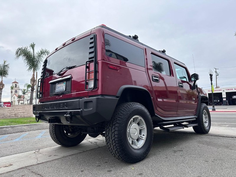 HUMMER H2 Vehicle Full-screen Gallery Image 5