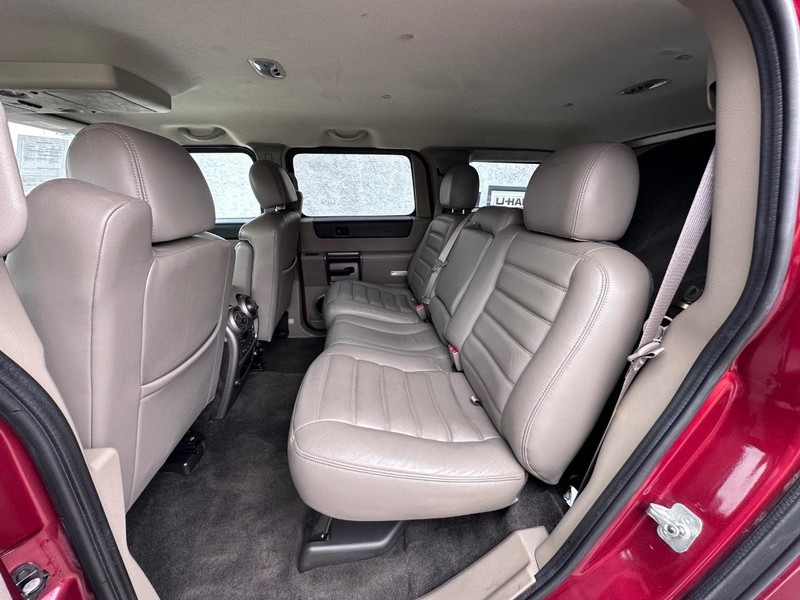 HUMMER H2 Vehicle Full-screen Gallery Image 14