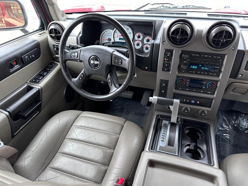 HUMMER H2 Vehicle Full-screen Gallery Image 18