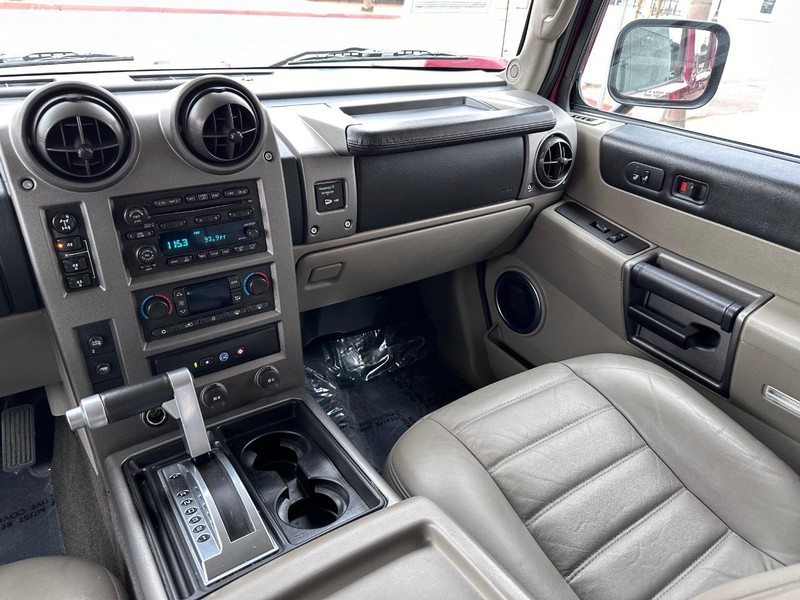 HUMMER H2 Vehicle Full-screen Gallery Image 19