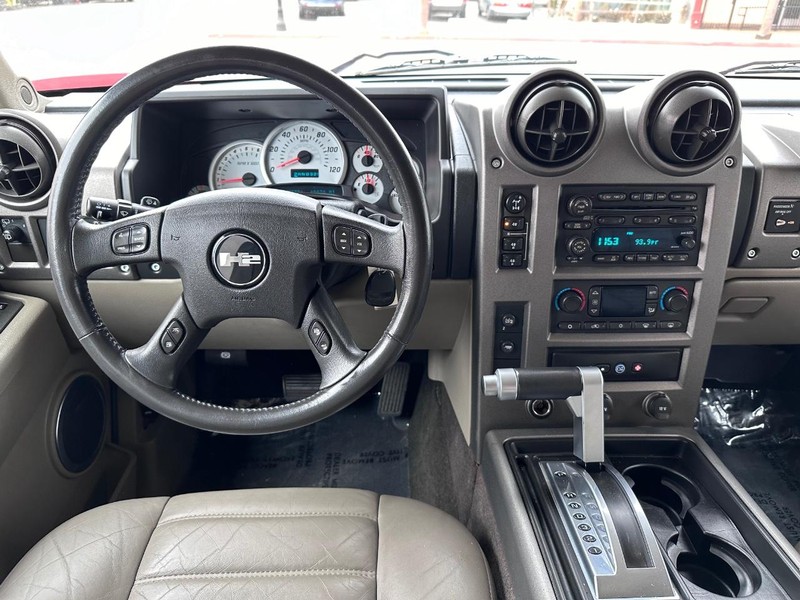 HUMMER H2 Vehicle Full-screen Gallery Image 20