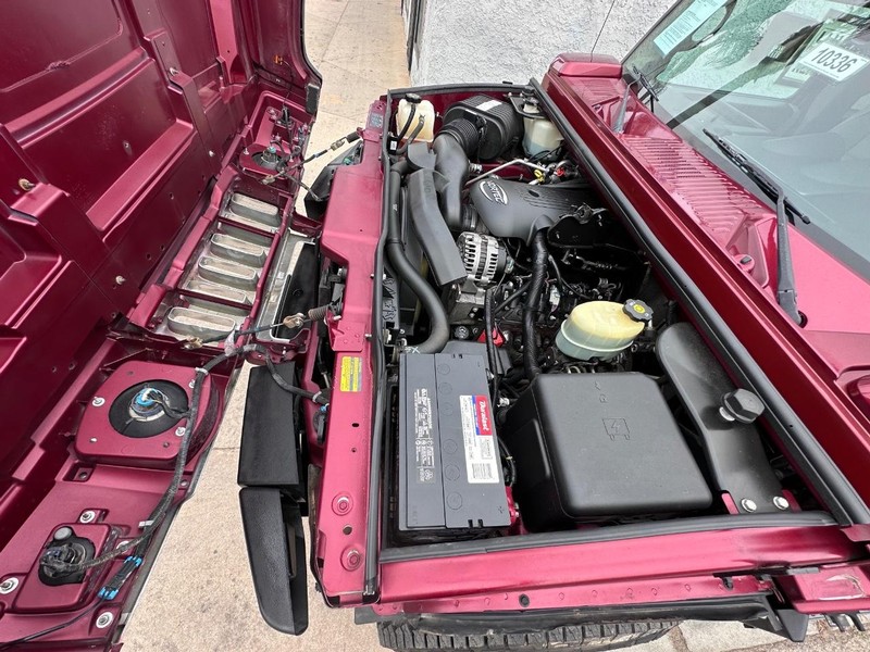 HUMMER H2 Vehicle Full-screen Gallery Image 33