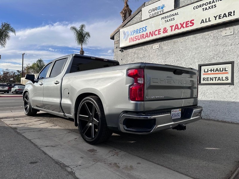 Chevrolet Silverado 1500 Vehicle Full-screen Gallery Image 3