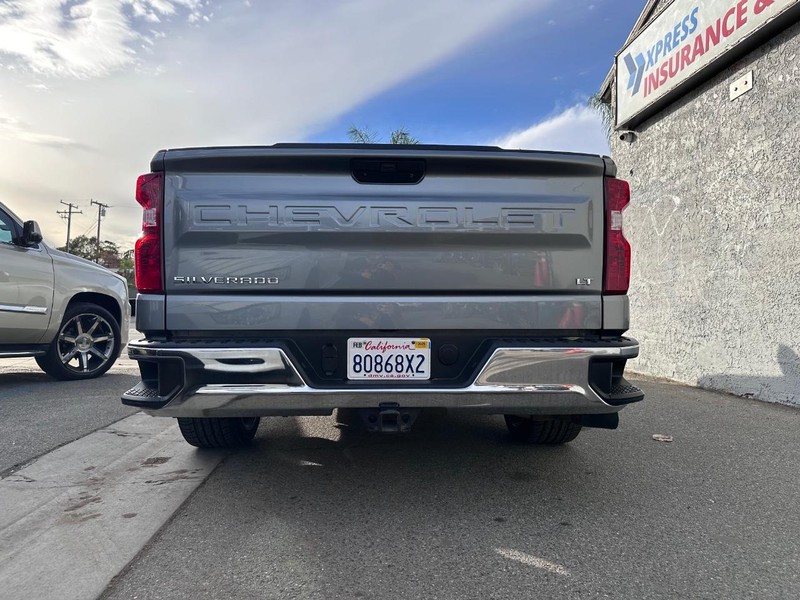 Chevrolet Silverado 1500 Vehicle Full-screen Gallery Image 4