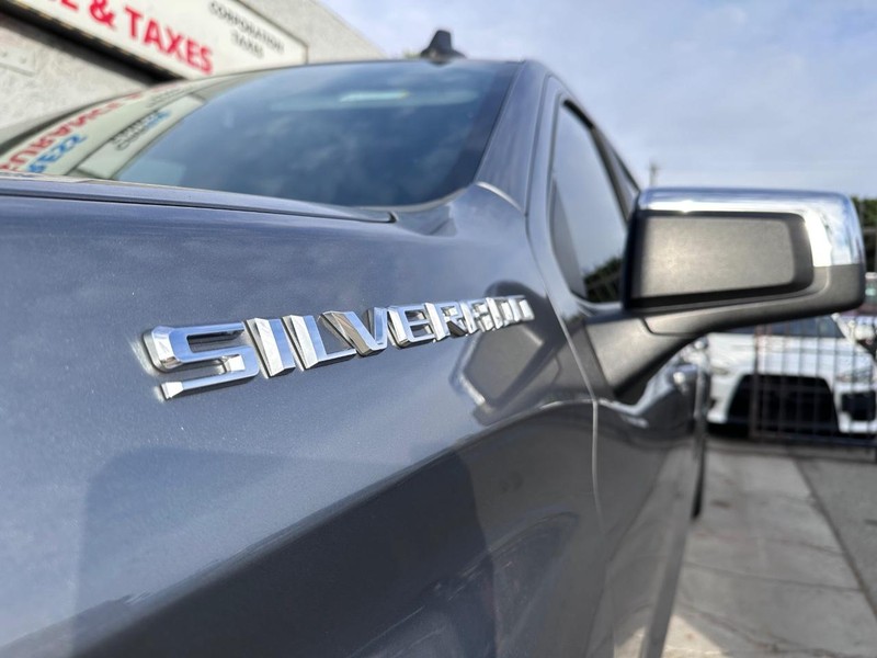 Chevrolet Silverado 1500 Vehicle Full-screen Gallery Image 10
