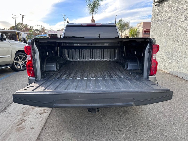 Chevrolet Silverado 1500 Vehicle Full-screen Gallery Image 12