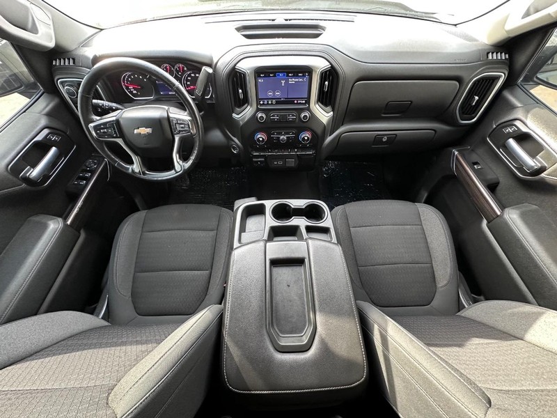 Chevrolet Silverado 1500 Vehicle Full-screen Gallery Image 16