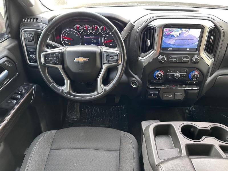 Chevrolet Silverado 1500 Vehicle Full-screen Gallery Image 19
