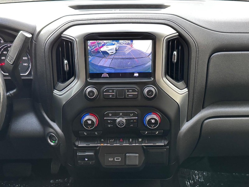Chevrolet Silverado 1500 Vehicle Full-screen Gallery Image 21