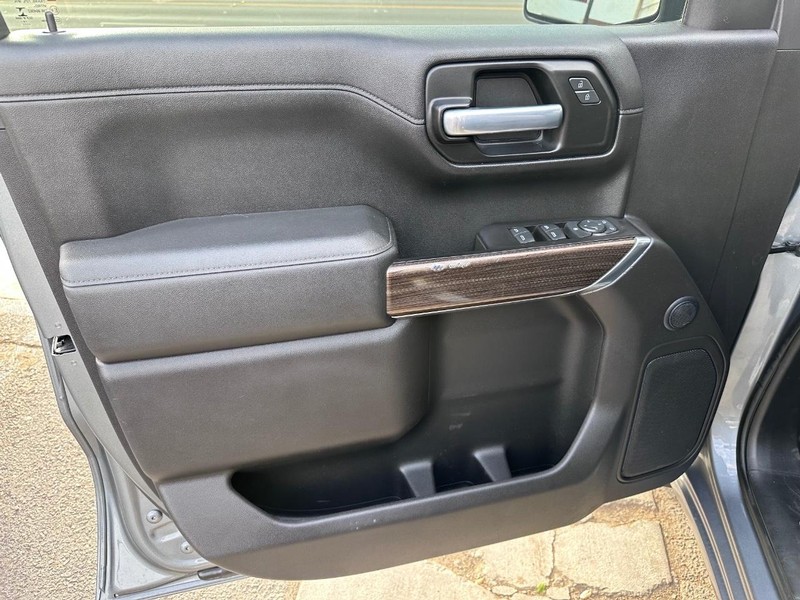 Chevrolet Silverado 1500 Vehicle Full-screen Gallery Image 23