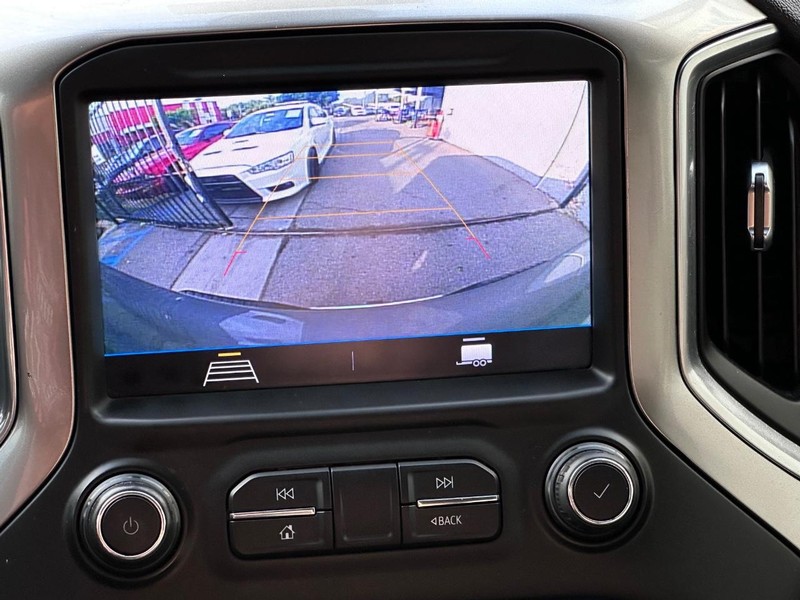 Chevrolet Silverado 1500 Vehicle Full-screen Gallery Image 29